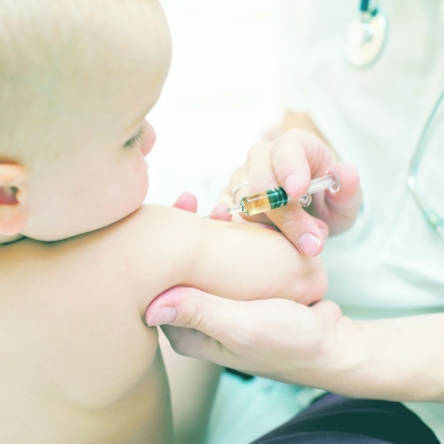 Ministerul Sănătăţii va achiziţiona în regim de urgenţă 120.000 de doze de vaccin hexavalent