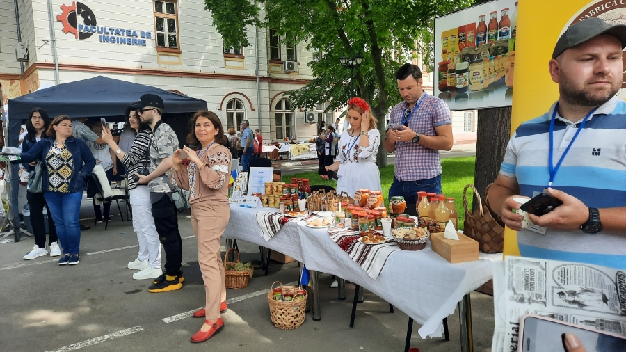 Tradiţie şi gust, în Campusul Universităţii „Dunărea de Jos” din Galaţi