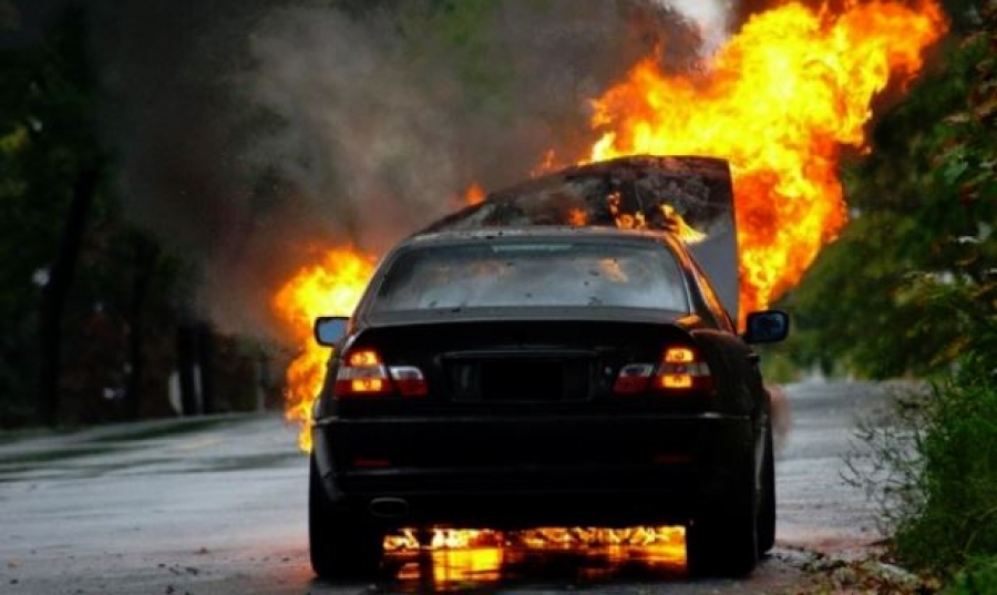 Lieşti: Şi-a abandonat maşina în flăcări după ce a provocat un accident