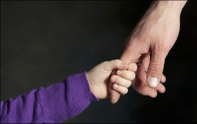 CJ Galaţi va acorda un stimulent financiar familiilor care decid să adopte un copil din alt judeţ