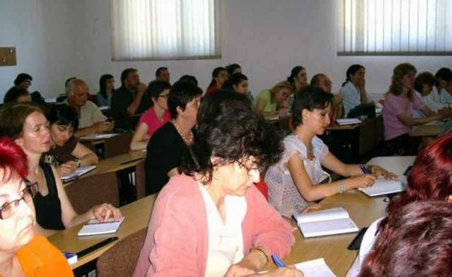 Alţi aproape 800 de profesori, în examene pentru catedră