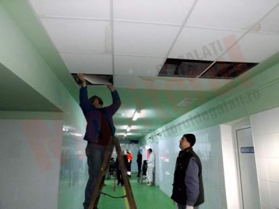 Gerul a creat infiltraţii în tavanul UPU a Spitalului Judeţean