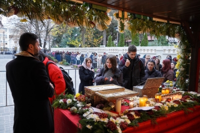 La Galaţi continuă în aceste zile pelerinajul la sfintele moaşte (FOTO)