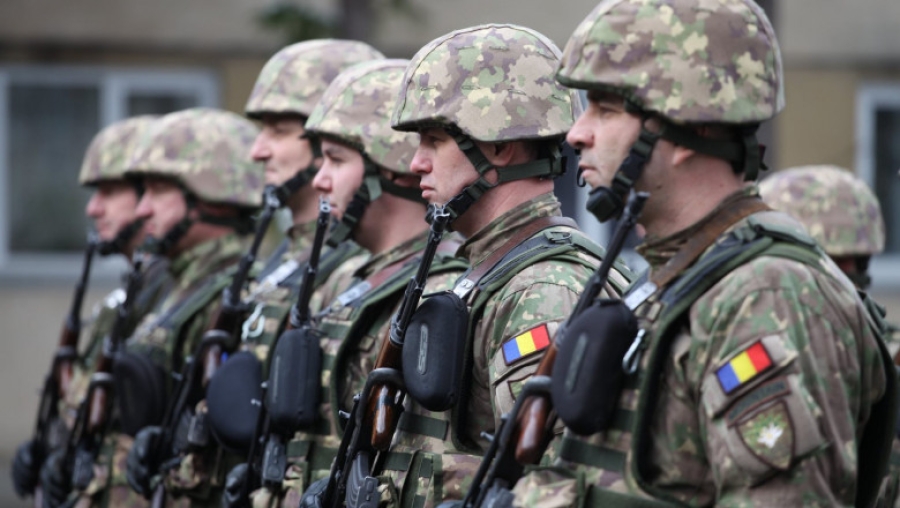 ULTIMA ORĂ: Femeile şi bărbaţii din România ar putea face pregătire militară la cerere