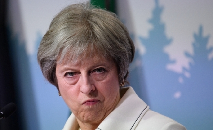 Theresa May îndemnată să amâne Brexit