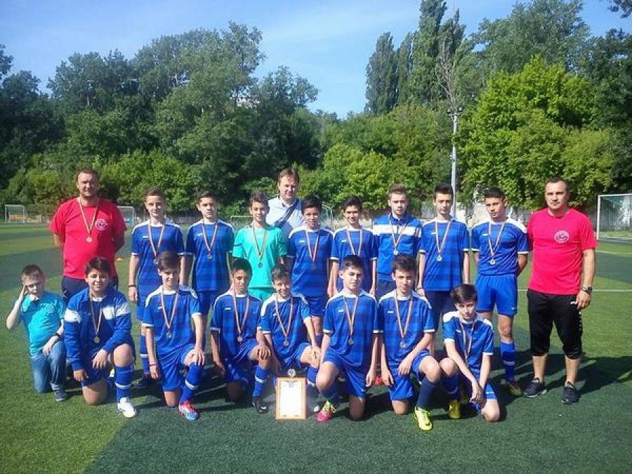 Juniorii lui Ionuţ Niculcea s-au calificat în semifinale
