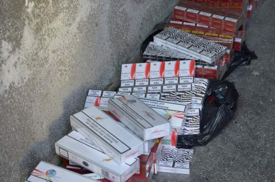 Membrii unei reţele de contrabandişti de ţigări, sub control judiciar