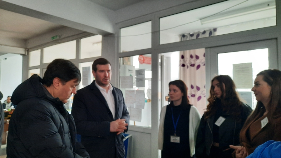Galați: Ministrul Economiei a vizitat refugiații cazați în căminele studențești ale Universității Dunărea de Jos