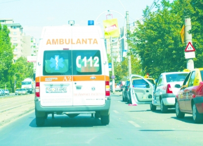 Adolescenţi în comă alcoolică, luaţi din sanţ