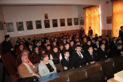 Mihai Eminescu, omagiat de tinerii elevi seminarişti