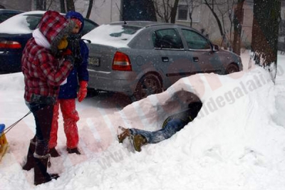 Şcolile rămân închise şi astăzi