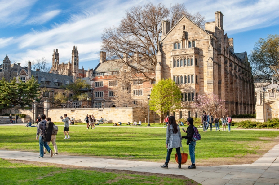 Guvernul american acuză Universitatea Yale de discriminare împotriva albilor şi asiaticilor