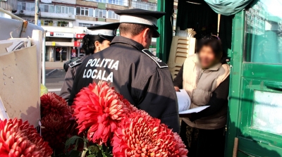 Controale la comercianţii de mărţişoare: Poliţia Locală "le-a pregătit" amenzi de până la 20.000 lei