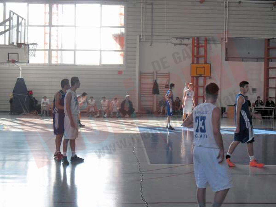 Băieţii şi fetele de la Phoenix LPS Under 16 s-au calificat în grupele semifinale