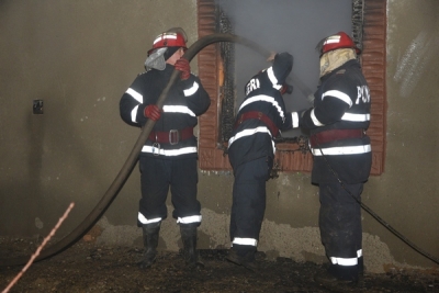 Focul deschis şi fumatul, principalele cauze de incendiu