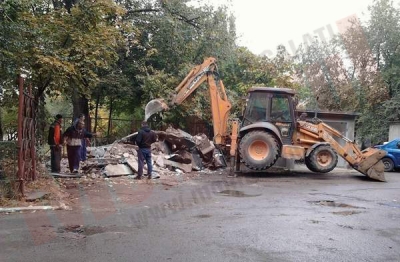 Primăria continuă demolarea garajelor