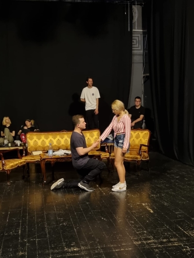 Trupa de voluntari a Teatrului Dramatic „Fani Tardini” îşi face debutul pe scenă pe 1 iunie