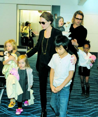 „Brad nu o iubeşte pe Angelina, însă stă cu ea de dragul copiilor”