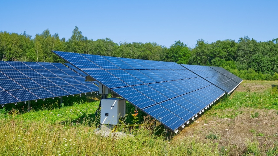 Noile modificări aduse legislaţiei din România pentru simplificarea construcţiei de parcuri fotovoltaice