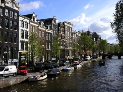 Sistemul de canale din Amsterdam, un etalon de planificare urbană, inginerie hidraulică şi arhitectură