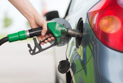 ULTIMA ORĂ: Preţul carburanţilor va fi compensat cu 50 de bani pe litru