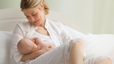 Chiar şi sugarii hrăniţi exclusiv la sân au nevoie de suplimente cu vitamina D
