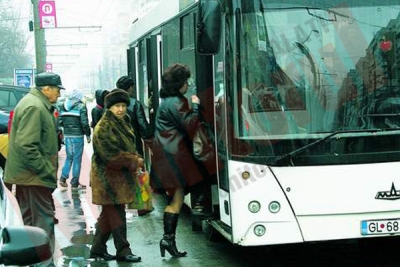 Distribuirea abonamentelor gratuite pentru pensionari mai întârzie