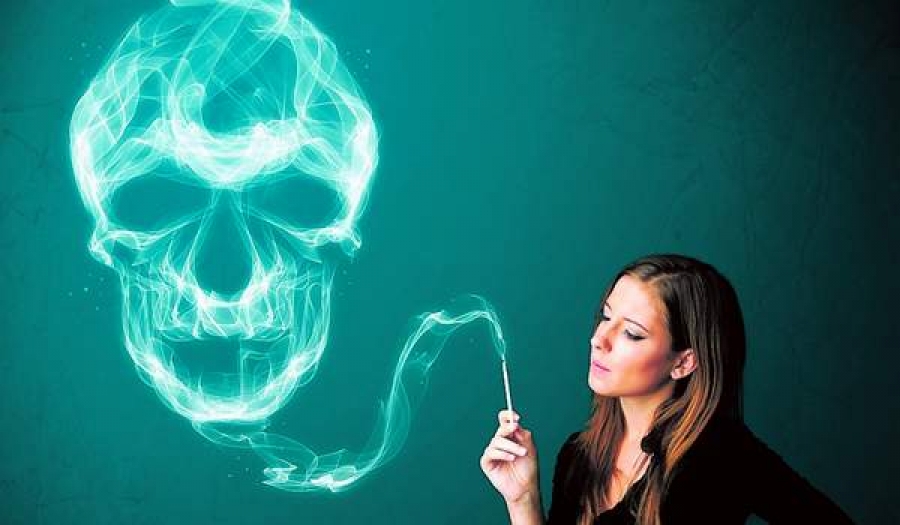 Mai puţini fumători printre persoanele cu studii superioare