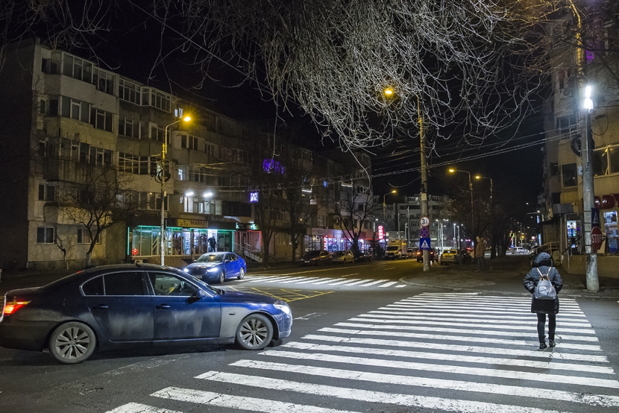 Noi treceri de pietoni iluminate cu becuri tip LED, în Galați