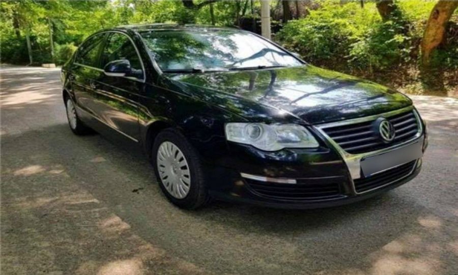 Cercetaţi pentru conducere fără permis şi încredinţare cu bună ştiinţă a autoturismului