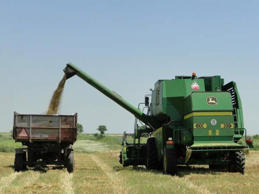 Sute de proiecte pentru investiţii în ferme şi exploataţii agricole