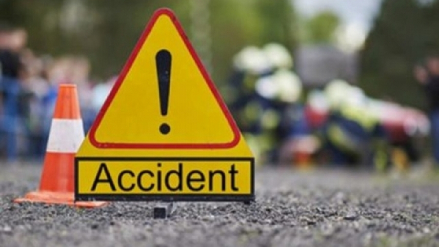 Accident spectaculos pe Prelungirea Brăilei: A ricoşat din copac în altă maşină
