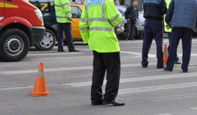 Octogenară lovită pe trecerea de pietoni