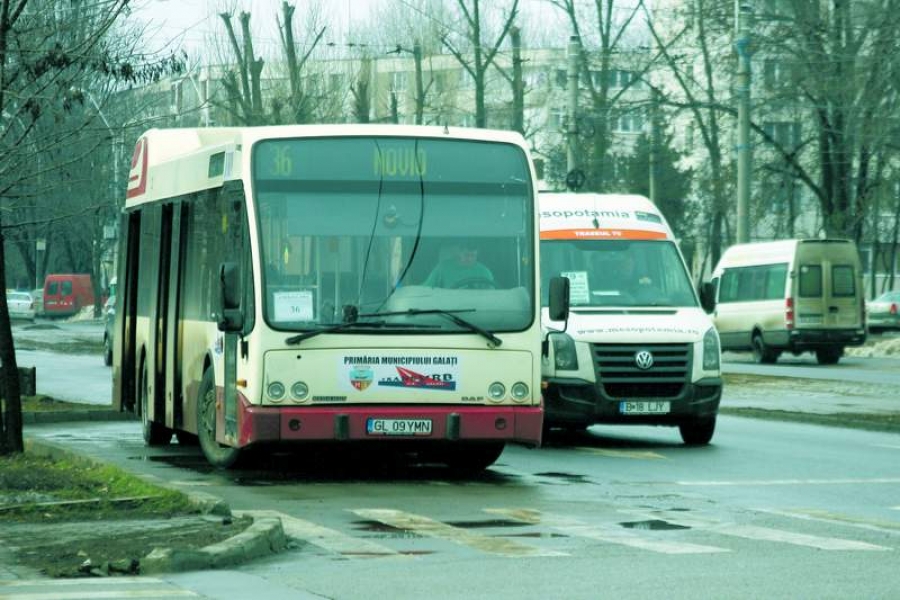 Transportatorii privaţi, ameninţaţi din nou cu scoaterea de pe străzile Galaţiului