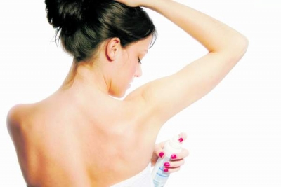 Antiperspirantele pot cauza o transpiraţie compensatorie în altă parte a organismului
