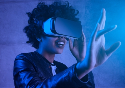Serviciile VR şi OTT, cea mai mare rată de creştere din industria de media şi divertisment până în 2024