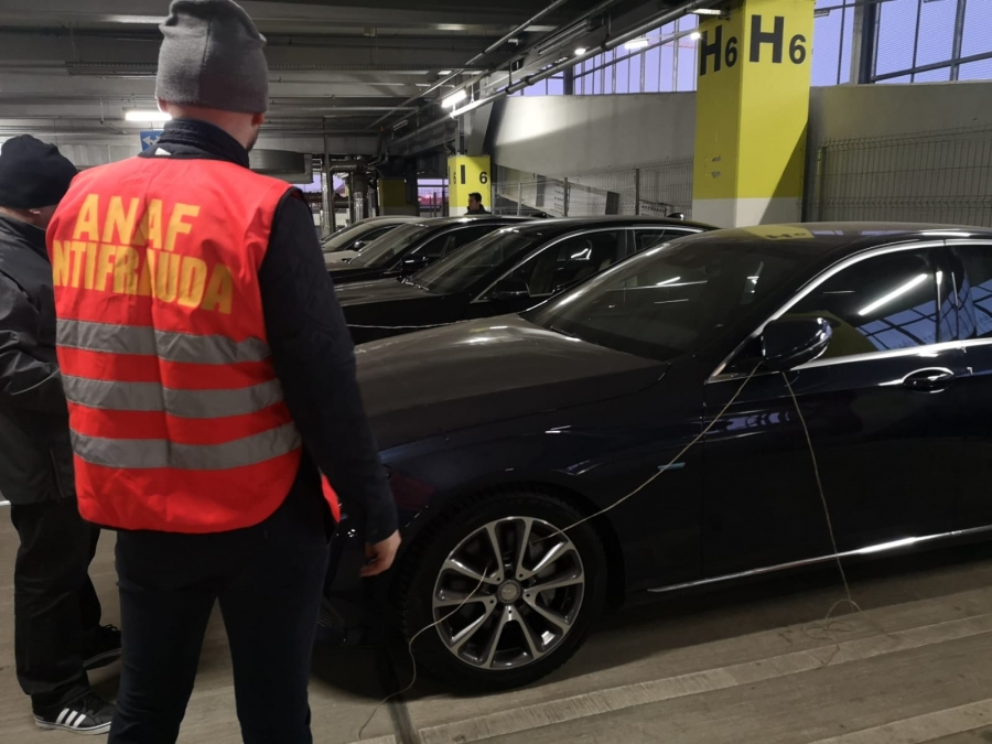 Percheziţii: Reţea de samsari de maşini second hand cu ramificaţii la Galaţi (FOTO/VIDEO)