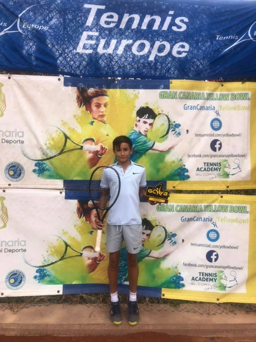 Gălăţeanul David Cristian Carteputredă a câştigat tot la Gran Canaria şi calcă pe urmele idolului Roger Federer