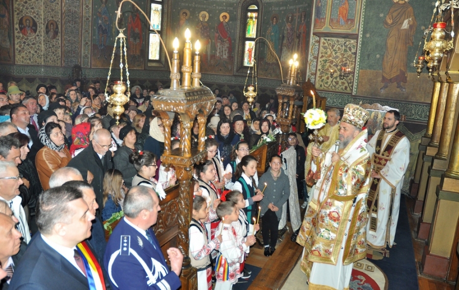 Tecucenii şi-au cinstit ocrotitorul spiritual