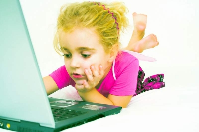 Copiii sub 12 ani nu ar trebui să folosească gadgeturi portabile