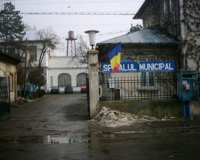 Spitalul municipal din Tecuci se judecă cu propriii angajaţi