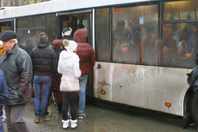 Abonament gratuit pe o linie Transurb pentru toţi pensionarii, elevii şi studenţii!