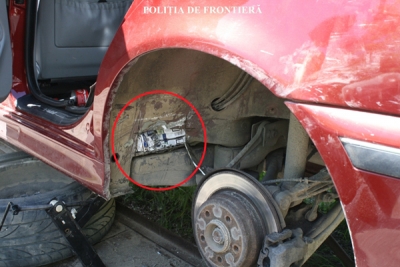 BMW burduşit cu ţigări de contrabandă
