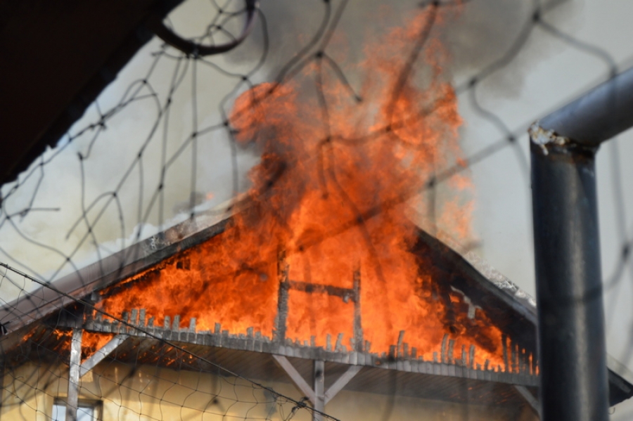 Şeful IGSU: Aproximativ 50% dintre incendiile produse la locuinţe au drept cauză necurăţarea coşurilor de fum