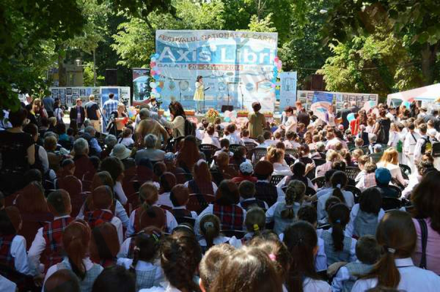 A treia zi a Festivalului de Carte "Axis Libri" aduce în faţa gălăţenilor scriitorii români din diaspora
