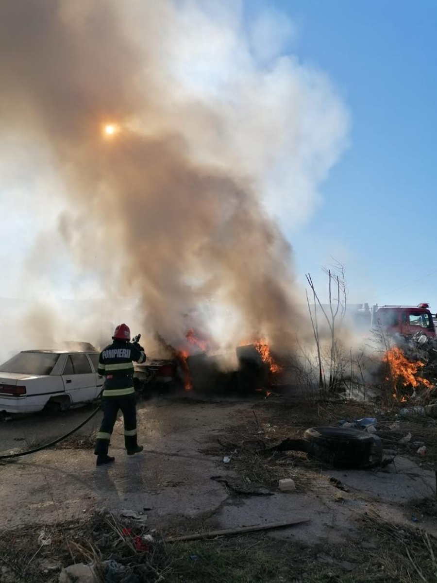 Ambarcaţiune în flăcări la Tulcea (UPDATE)