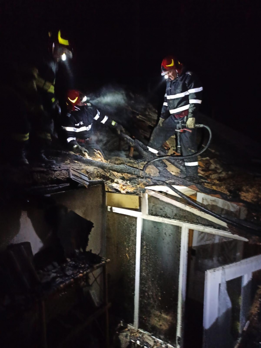 Tulcea: Incendiu la o casă din Carcaliu