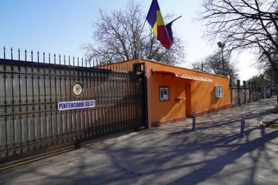 Droguri vândute în Penitenciarul Galaţi; marfa era introdusă prin disimulare (FOTO/VIDEO)