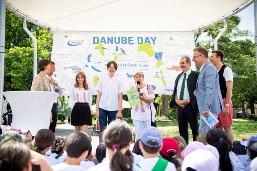 Elevii de la Colegiul "Dumitru Moţoc" şi Şcoala nr. 13 au reprezentat România la Ziua Dunării de la Viena