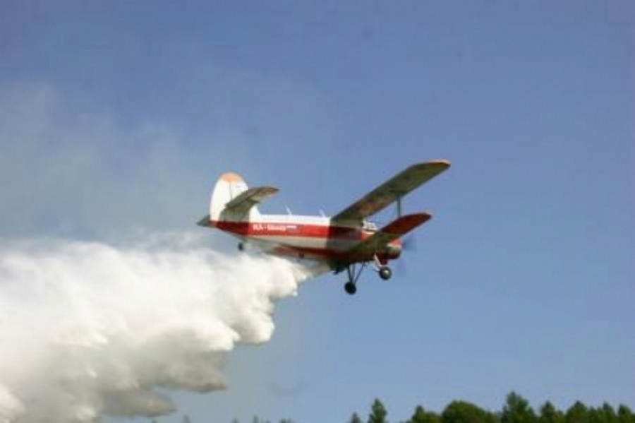 Dezinsecţie aeriană pentru întreg oraşul, miercuri dimineaţă